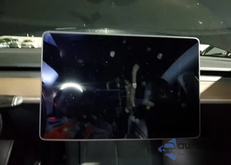 2021 Tesla Model Y from USA, damaged, VIN 137199